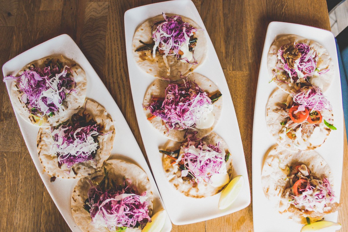 🌮 Late Night Eats 🌮 We put a spin on a few go-to snacks that you crave at night: Kettle Chip Nachos | Polpette Meatballs | Fish &amp; Chips | Mini Beef Slider | Tacos. Pair these with a few beers &amp; some buddies 🍻 Try our Late Night Eats tonight! #LoungeXVIII #yyc #feedfeed