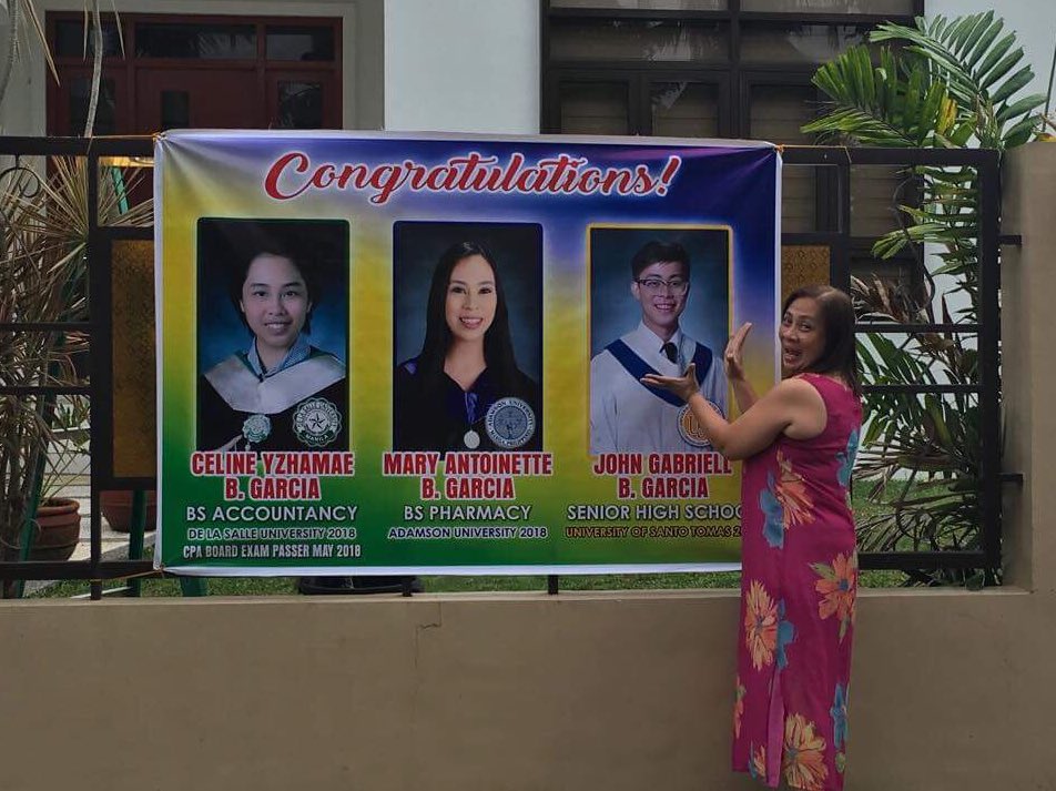 gabebalita's tweet photo. didn't graduate with honors pero seeing my parents this happy with all of us graduating is my 2018 mood 😭 https://t.co/42V1lQwAJ0