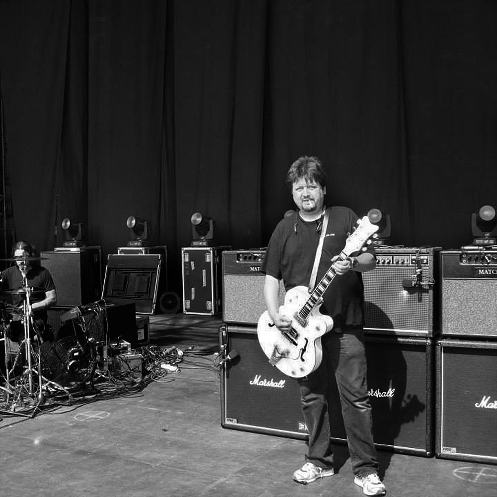 Safe travels to the next “great gig in the sky” ...
RIP Gavin x

#gavinmenzies #guitartech #rip