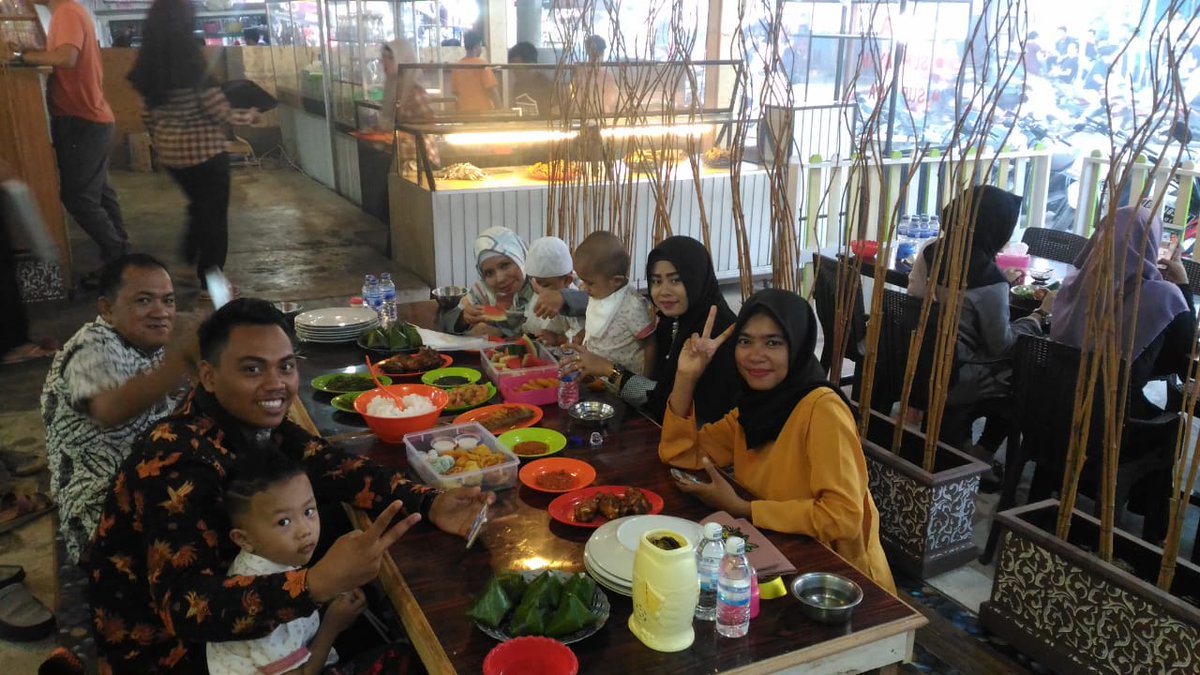 BPPMHKPJambi's tweet photo. #08Juni | Kegiatan Buka Puasa Bersama dan silaturahmi keluarga petugas di Wilker @BKIPMTungkal
@HumasBKIPM
@desam1987 https://t.co/0KZ8glMdmI