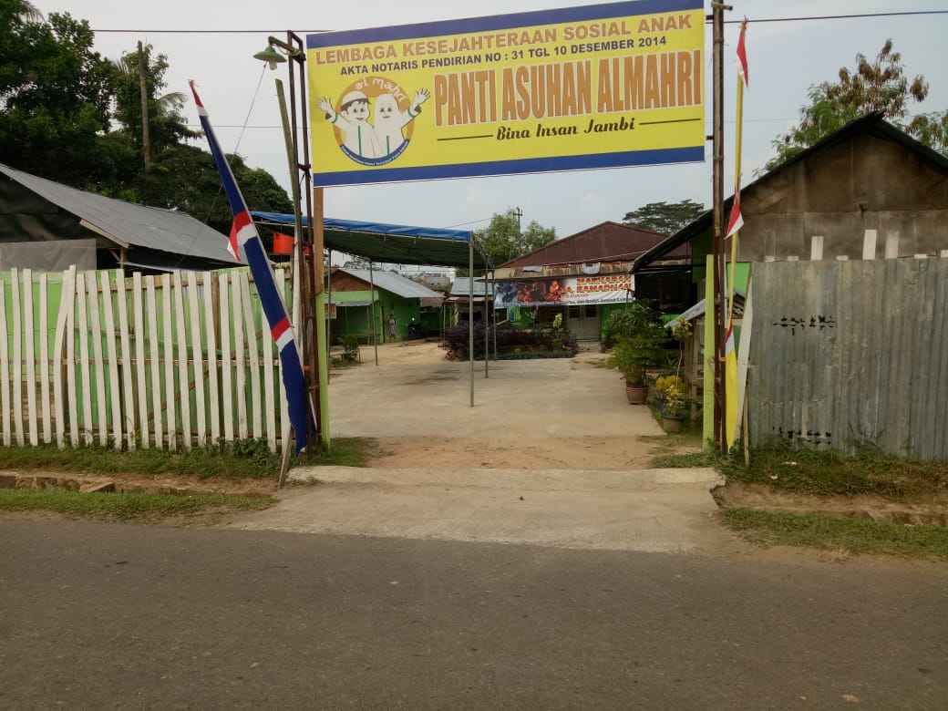 BPPMHKPJambi's tweet photo. #08Juni |Menyalurkan bingkisan dan voucher paket lebaran dari @MandiriSyariah Jambi ke Panti Asuhan Almahri Bina Insan Jambi oleh @BKIPMJambi
@HumasBKIPM
@desam1987 https://t.co/IQ7gZk7krc
