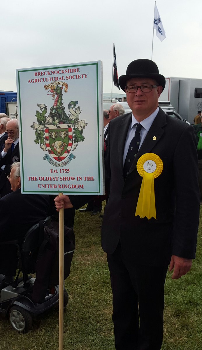 breconshowsec's tweet photo. The Brecknockshire Agricultural Society and Brecon County Show supporting the Prince's Countryside Parade before their Royal Highness's at the Royal Cornwall Show on Wednesday 6th June 2018. https://t.co/NJCI3mu7OV