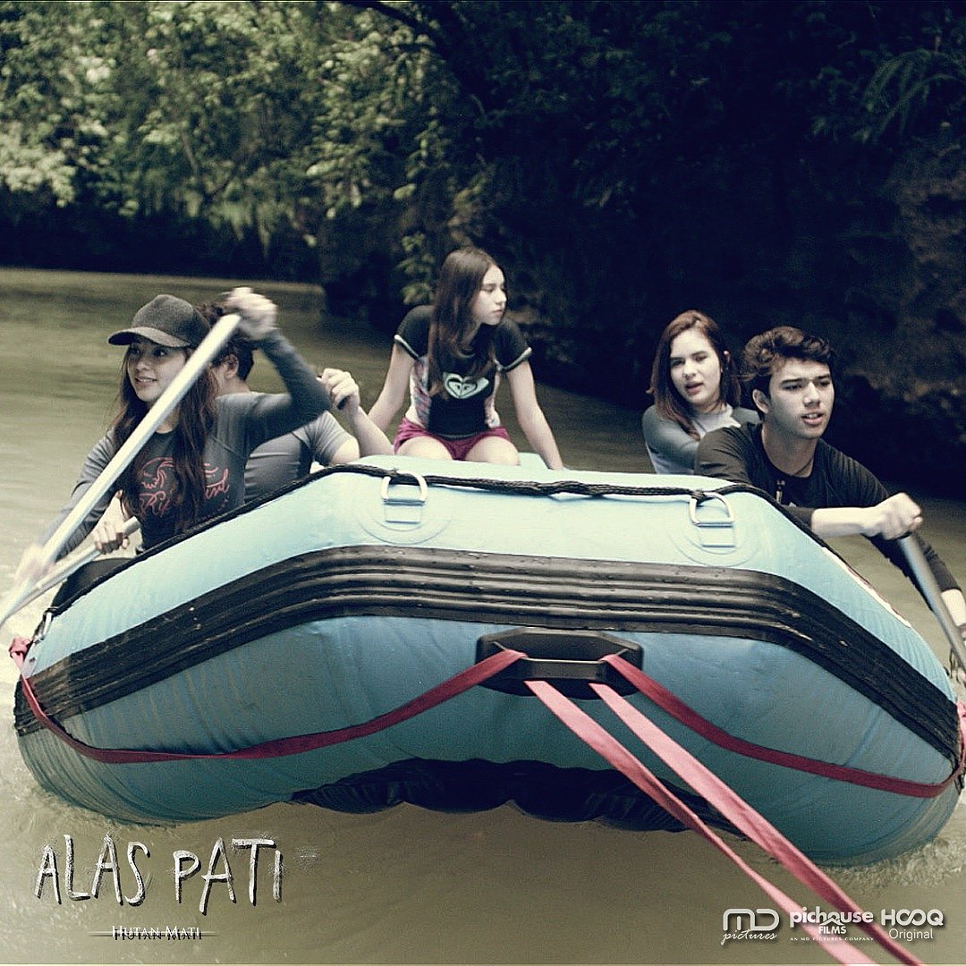 filmalaspati's tweet photo. Sebelum teror menghampiri mereka...

#AlasPati: #HutanMati masih tayang di bioskop!

#FilmAlasPati
#pichouseFILMS
#MDPictures
#ManojPunjabi
#JosePoernomo
#NikitaWilly https://t.co/K6f8oJQXpF