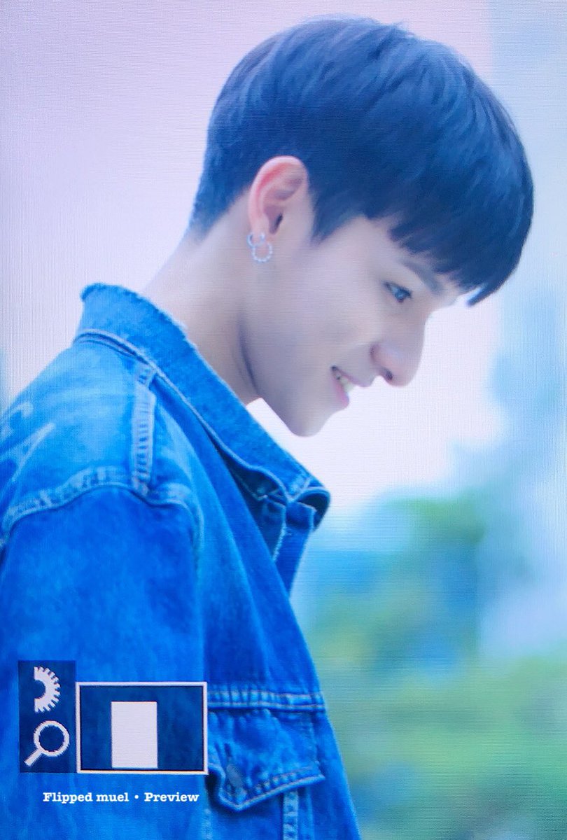 Flippedmuel's tweet photo. 180609 미니팬미팅
수고해용~
#사무엘 #Samuel
#TEENAGER #틴에이저
@bravepunch0117 https://t.co/Zlmc9mGapT