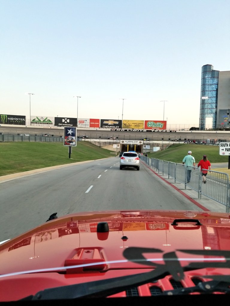 crawlher's tweet photo. Close of the first day of Unlimited Offroad Ruckus
Hope to see yall tomorrow..gates open at 12pm.
Come by and see us.
#jeepmafia #frontendfriday #JEEP #crawlhers #jeeplife #ItsAJeepThing @JustJeepGirl @zak_nizam @texaschick67 @UORShow #OIIIIIIIO #weekendvibes https://t.co/gKGqsdASLW