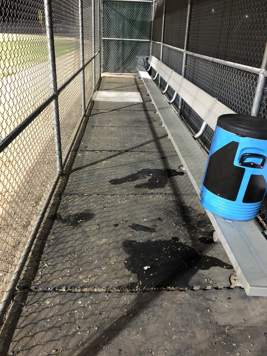 CoachPollak's tweet photo. Allowed other schools to play on our field. 2 dugouts. One dugout is a program built by a man of integrity for 20+ years. The other school needs to rethink priorities. Can you tell which is which? #buildbetterpeople #thegameknows https://t.co/Q0DRLT7aFj