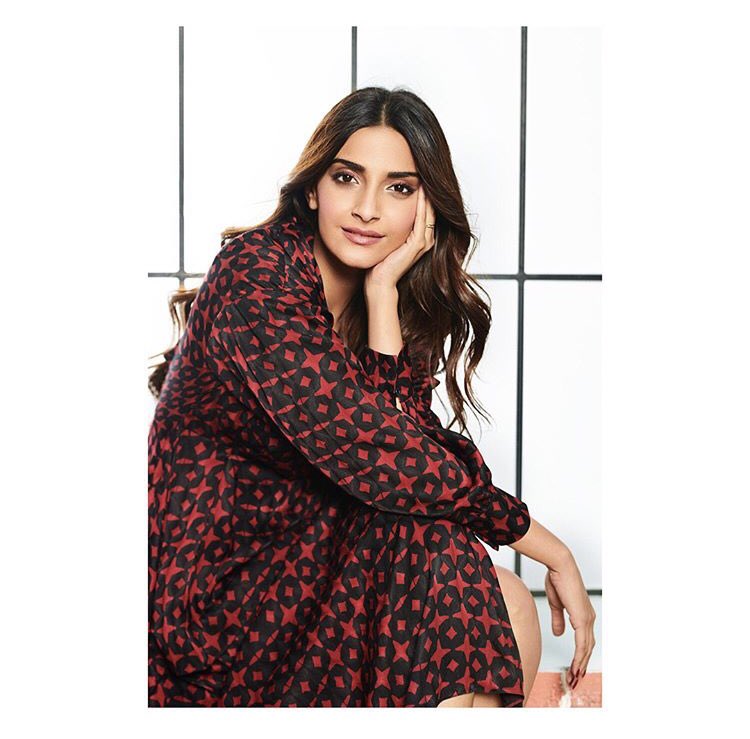 Happy birthday to the ever gorgeous Bollywood actress Sonam Kapoor!!    