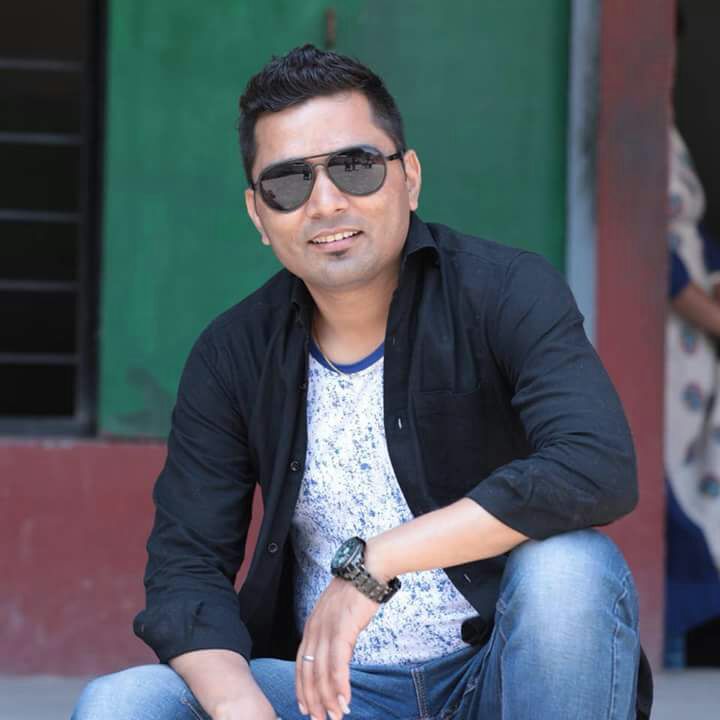 ht_uttarakhand's tweet photo. Kumaoni singer Pappu Karki and two others killed after their call fell in a gorge near Haldwani in #Uttarakhand on Saturday morning. https://t.co/XOOfpqXdFK