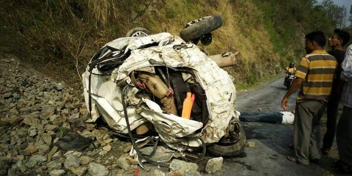 ht_uttarakhand's tweet photo. Kumaoni singer Pappu Karki and two others killed after their call fell in a gorge near Haldwani in #Uttarakhand on Saturday morning. https://t.co/XOOfpqXdFK