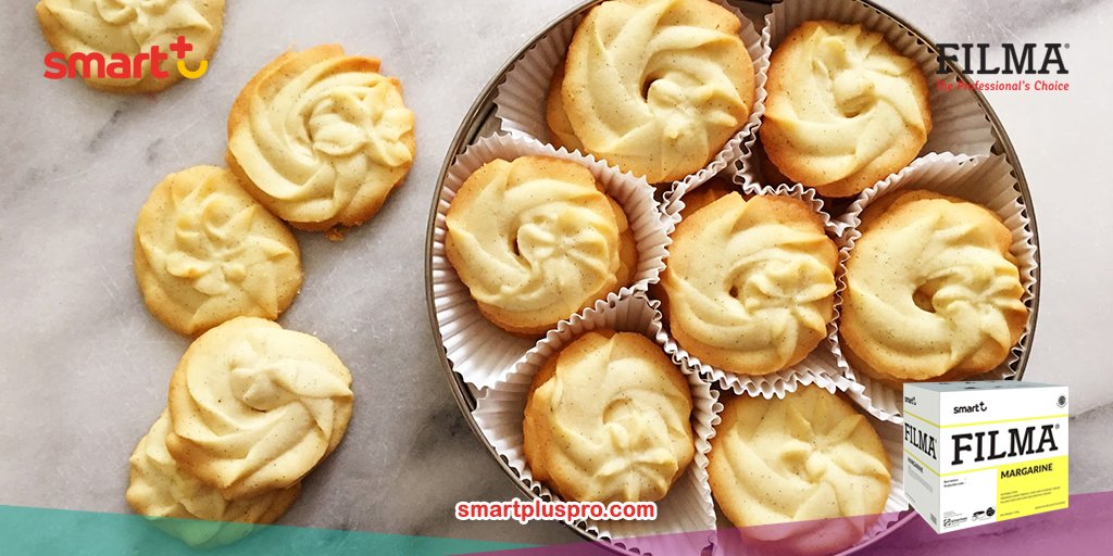 SMARTFDSolution's tweet photo. Mencampur bahan telur ke adonan basah kue Sagu Keju ternyata tidak perlu sampai warnanya berubah pucat. Jika sudah cukup lembut, Smart Bakers bisa hentikan pengocokan dan mulai proses mencetak adonannya. #SMARTBaking #bakerystory #Bakerybusiness https://t.co/zIa31zmIvU