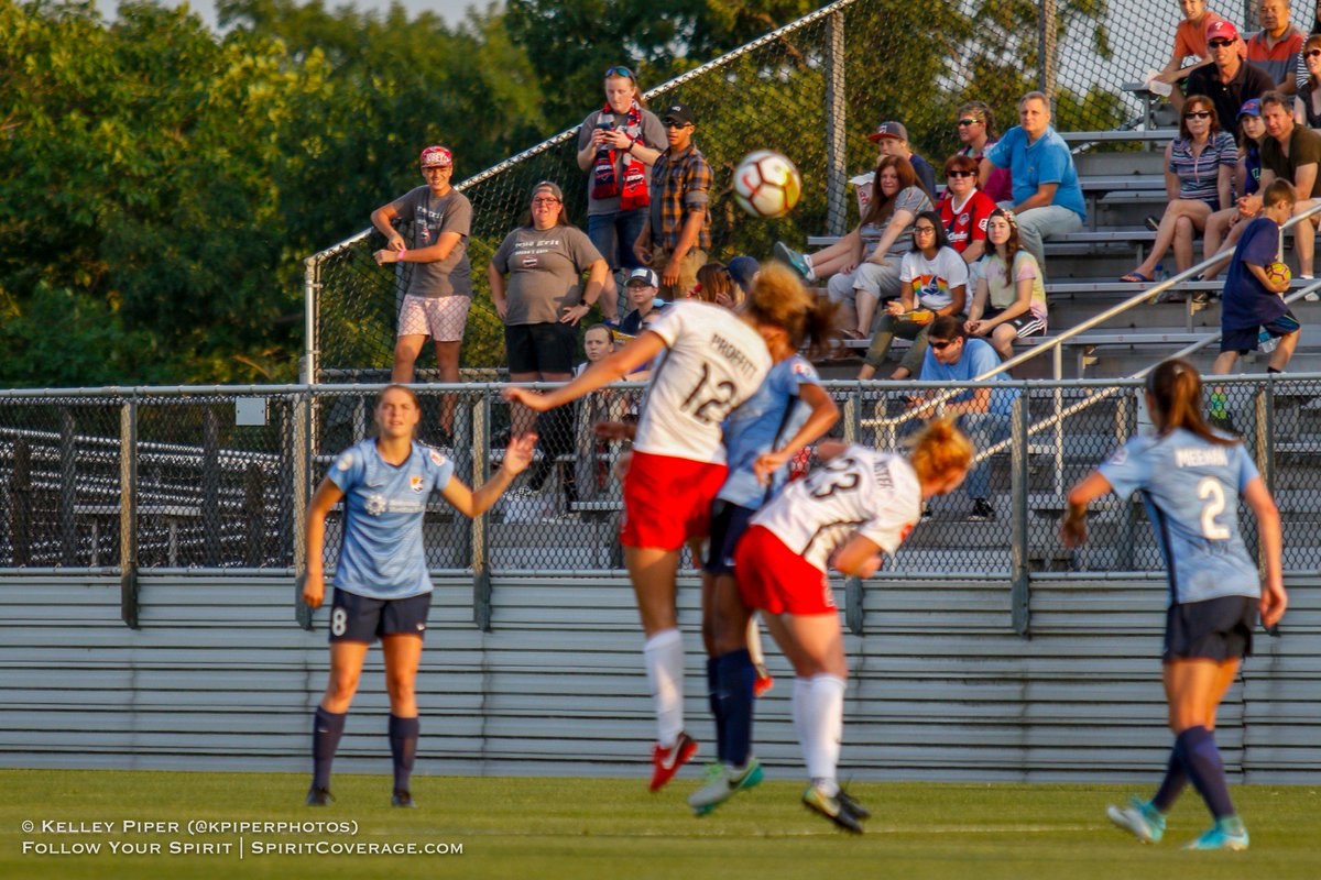 kpiperphotos's tweet image. When a photo isn't in focus but you get the @SpiritSquadron instead. #HappyFail