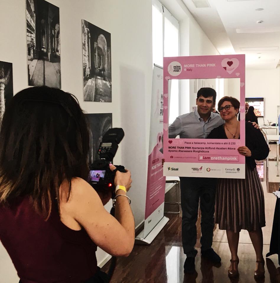 Italiacamp's tweet photo. #GeografieCollaborative è anche l’occasione per ricordarvi che fino al 01.07 in tutte le ricevitorie @Sisal_Group si può contribuire con una donazione al premio #MoreThanPink per il migliorare i luoghi di benessere 🥇✨ 👉🏻 https://t.co/KJtab94qJL https://t.co/2J0HSyfrKa