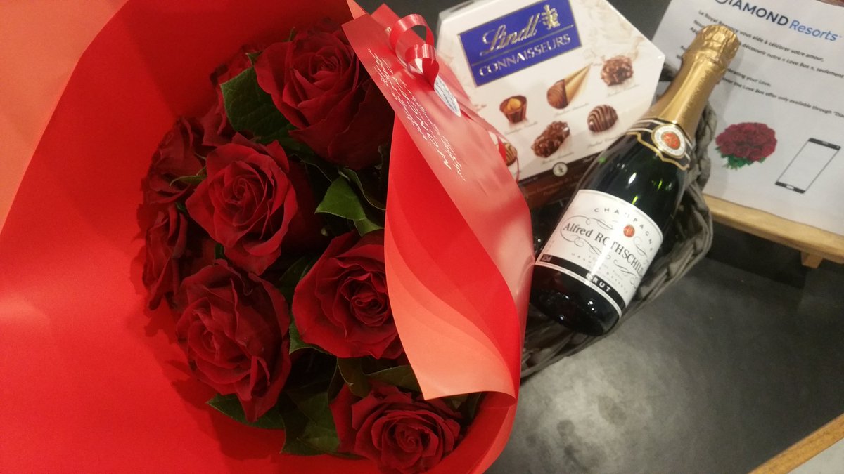 MinsongoRRH's tweet photo. Love box at Royal Regency Vincennes ! Available only through the Diamond Resort application ! All hail couples ! :)

#lovebox #DiamondResorts #dricareers #dritechsavvy #Vincennes https://t.co/sbCQqyBmwR