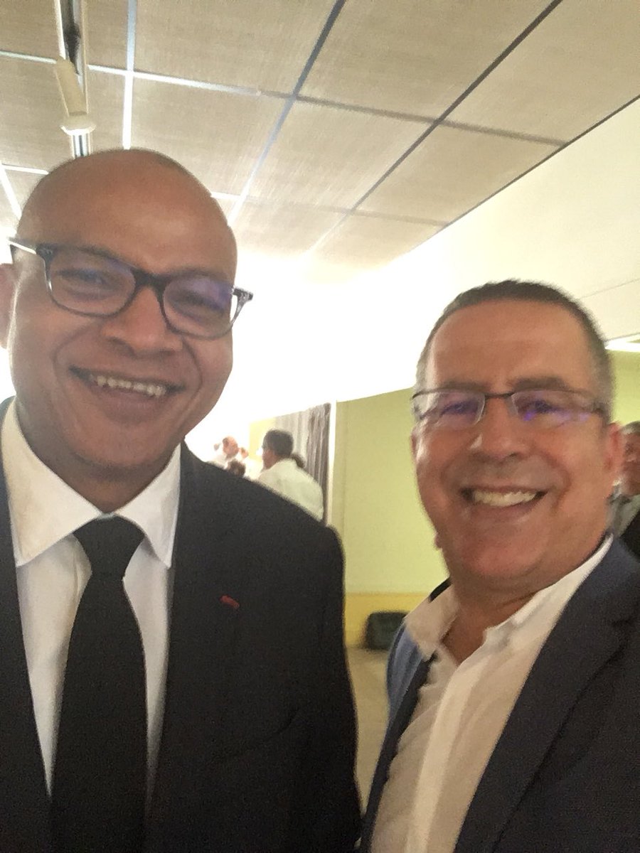 karimDinari's tweet photo. Riche moment d’échanges autour des enjeux des communes nouvelles à l’assemblée générale de #AMF16 à Champniers en #Charente. @OrangeNvAquit toujours au plus près des #Coltter. https://t.co/wucwdLKLW6
