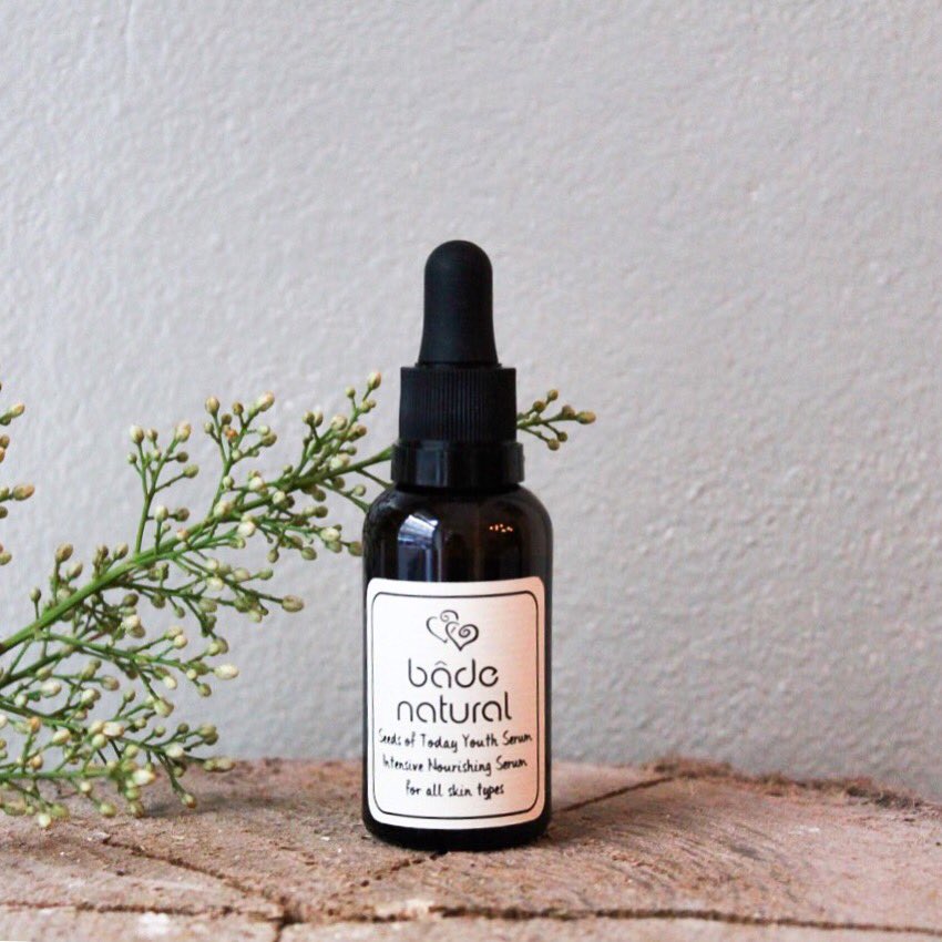 Canlanmış ve taze bir cilt mi istiyorsun? Gücünü tütsü çiçeği yağından alan Bade Natural Yoğun Besleyici Cilt Bakım Serumumuz ile tanışmanın tam vakti.🌷

#ciltbakım #ciltbakımrutini #facefirst #skincare #madewithlove #lovenature