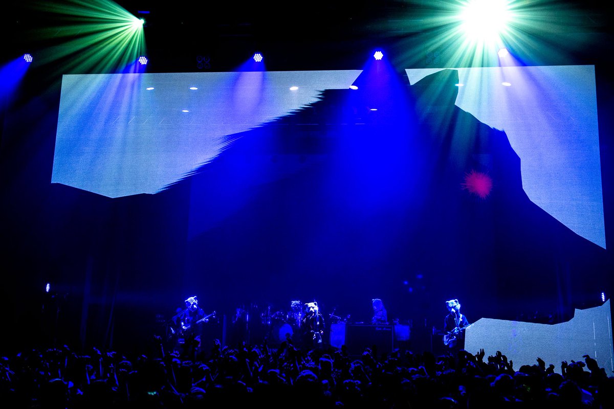 mwamjapan's tweet photo. SOUND&amp;VISION X presents MAN WITH A MISSION "Chasing the Horizon" スペシャルライブ

アート×テクノロジー×音楽

新シイ事イパーイ
観テクレタYOUニ感謝！ https://t.co/Enb2dgzKM5