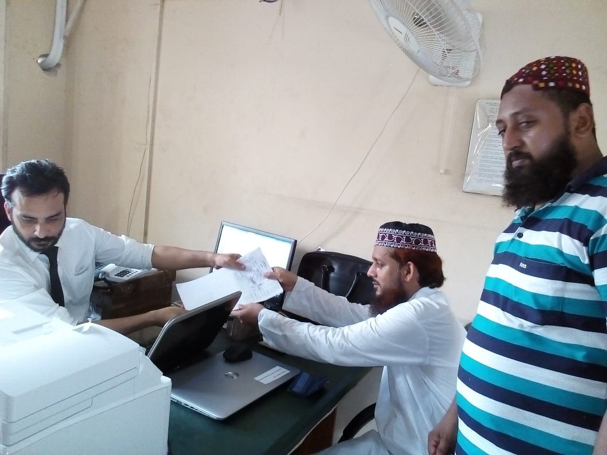TufailHaider5's tweet photo. #ShuhadaKiWarisPST
#Yes2TableLamp 
#Yes2PST
*پی ایس 93 ملیر سے پی ایس ٹی کے امیدوار پیر طریقت علامہ نسیم الرحمان صاحب کاغذات نامزدگی جمع کروا رہے ہیں* https://t.co/NFAdqw2i7F