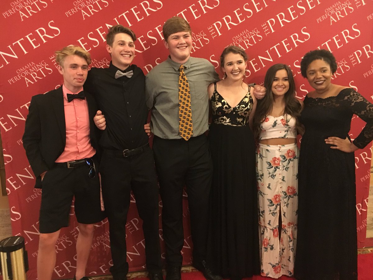 MonarchTheatre's tweet photo. Great night of hs theatre! Loved seeing Victoria and Allie perform in the showcase! #nhstashowcase #nhsta #MonarchPride https://t.co/ocP3xhgiSg