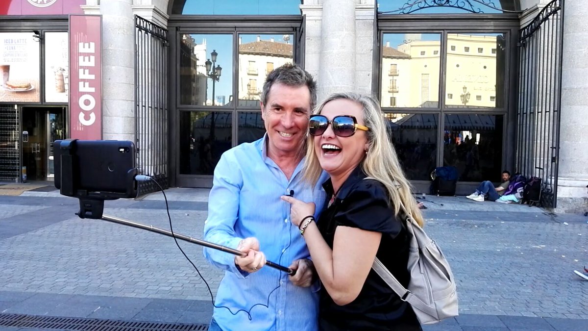 Pronto comenzaremos las nuevas grabaciones de " Mi Selfie y Yo"
!Nos espera un verano movidito!
#presentadores #angelesmartin #actriz #programas #Entretenimiento