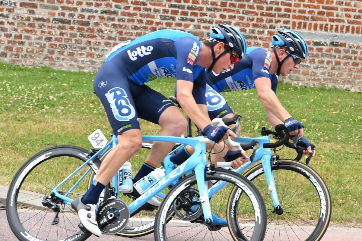 AgoAquaCT's tweet photo. Nous avons deux coureurs dans l’échappée de #dwarsdoorvlaamseardennen @goebeertp et @LionelTaminiaux 👍 https://t.co/6HX09f3kgr