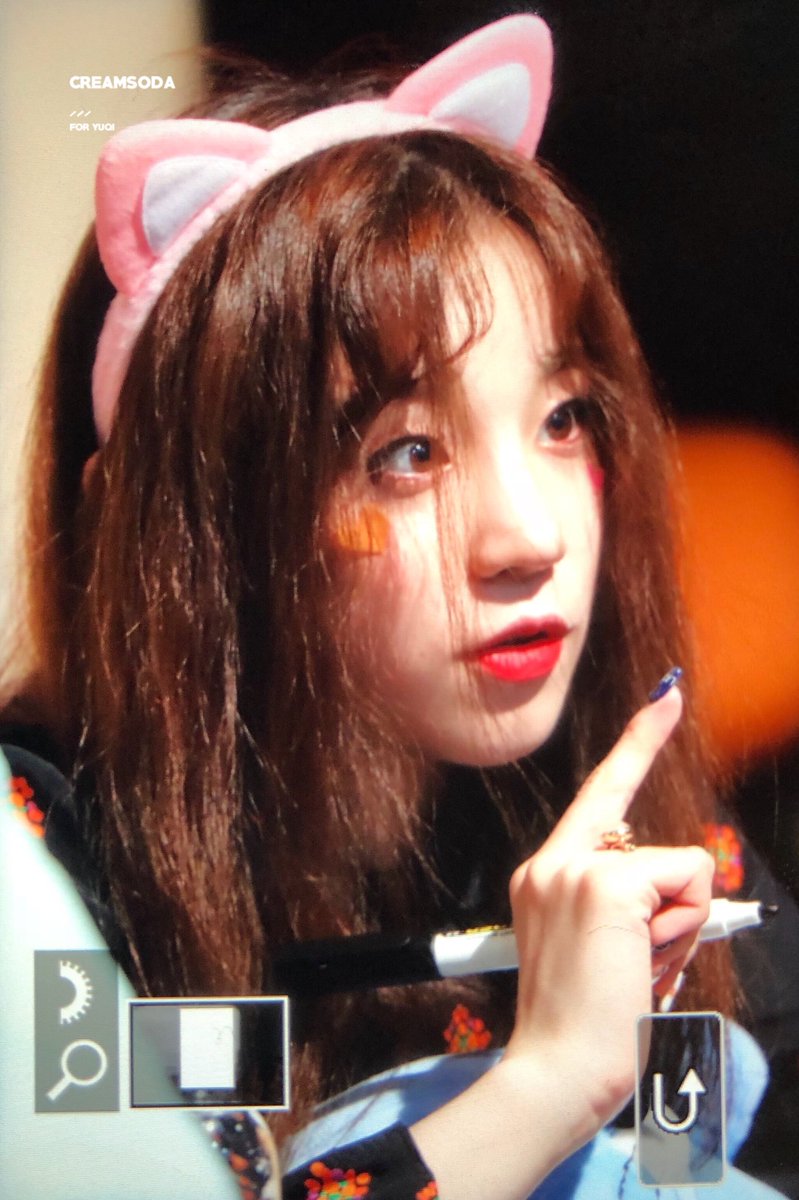 99CREAMSODA's tweet photo. 180609 
팬싸인회
#우기 #YUQI #宋雨琦 프리뷰 https://t.co/SsTSaIjgOi