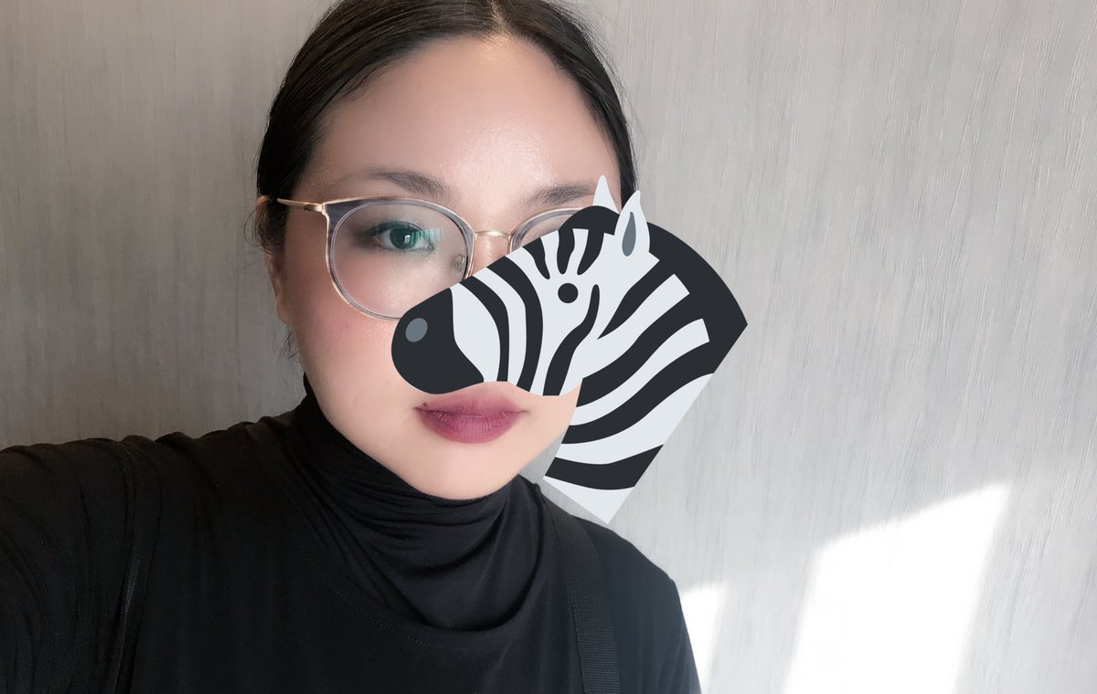 Nicosty そんなたくさん褒めてくださってありがとうございます 照れる おでこ 生え際 がよく禿げるので生え際ガタガタですが嬉しいです