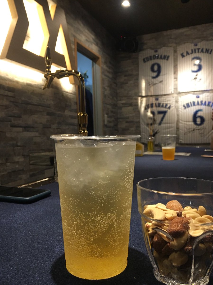 hatasakura's tweet photo. ハマスタ観戦して勝利の乾杯をしにお店にうかがいました!
とっても素敵なお店でした☆
栄枝さんにもお会いできて嬉しかったです。また行きます〜(*^ω^*)
#DASTADIUM #DAS https://t.co/LA2Pq6E8gj