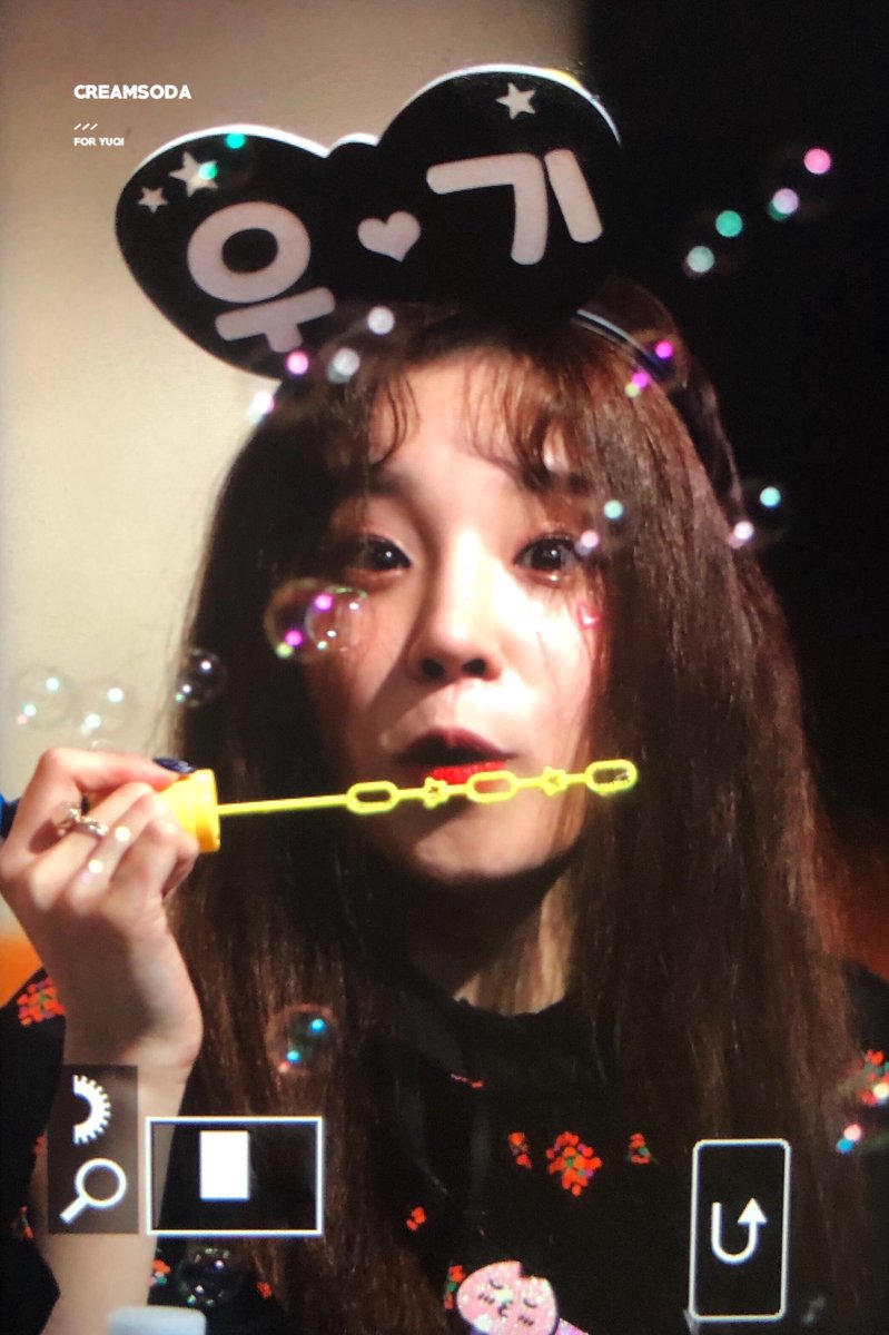 99CREAMSODA's tweet photo. 180609 
팬싸인회
#우기 #YUQI #宋雨琦 프리뷰 https://t.co/ecMzGogVrS