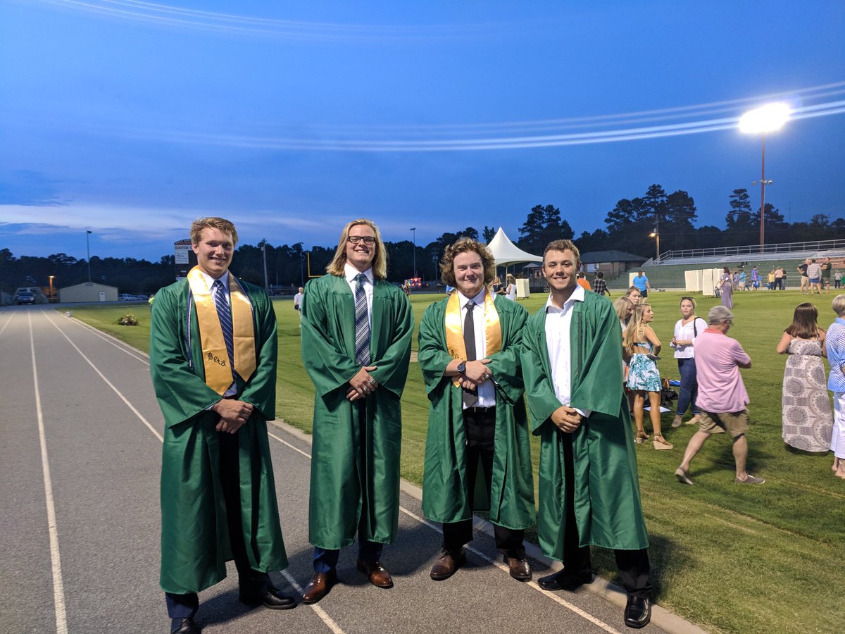 ryan_matz1's tweet photo. Thank you to my family, friends, teachers, and coaches @eastlincolnfb. Next stop @ArmyWP_Football #AlwaysAMustang https://t.co/yVOrZF3065