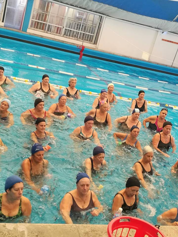 AmigosdelaguaAr's tweet photo. Qué esperás para empezar! 
Natatorio Climatizado. Actividades para todas las edades. #acuagym #avlnatacion https://t.co/zODqU04lsy