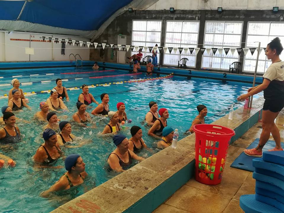 AmigosdelaguaAr's tweet photo. Qué esperás para empezar! 
Natatorio Climatizado. Actividades para todas las edades. #acuagym #avlnatacion https://t.co/zODqU04lsy