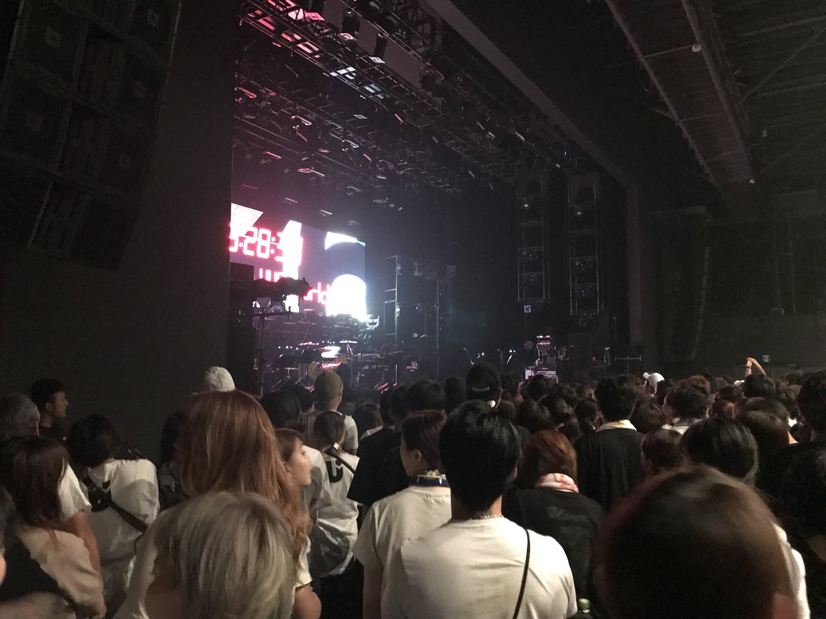 ak69boys's tweet photo. Rock you in豊洲Pit最高でした！！
まさかのまさかToshiが来るとは思いませんでした！！
そしてUver Worldのファンの熱狂に完全圧倒された😭👏
ほんとに今日は音楽がどれだけすごいものか伝わった瞬間だった！！
#ak69#uverworld#rockyou#豊洲PIT https://t.co/Jg7O3JawVP