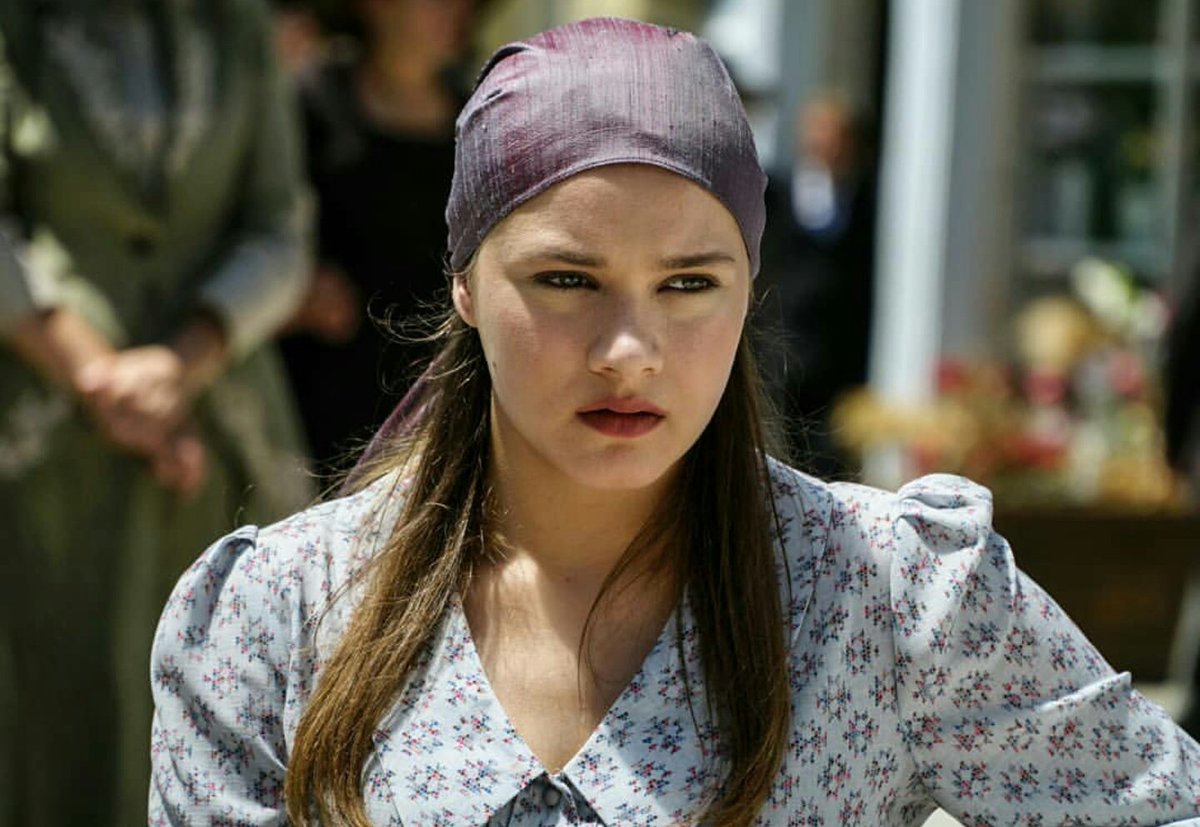 yineyazacagim's tweet photo. @eonlineTV I nominate #MirayDaner for best international female star  #WoundedLove #TVScoopAwards https://t.co/siyzzvMMaT