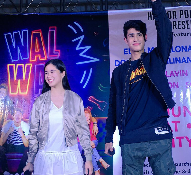 RandomRepublika's tweet photo. #DonKiss kilig in 3 frames [SWIPE!] #WalWalinSubic | #KissesDelavin and #DonnyPangilinan promoting #WalWalMovie which opens in cinemas on JUNE 27 🎥 Subscribe to our Youtube channel https://t.co/Wzls0c7cd4 for more updates on #WalWal and showbiz happenings.❤️ https://t.co/U8vjHd8s3q