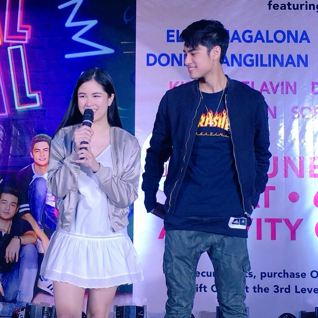 RandomRepublika's tweet photo. #DonKiss kilig in 3 frames [SWIPE!] #WalWalinSubic | #KissesDelavin and #DonnyPangilinan promoting #WalWalMovie which opens in cinemas on JUNE 27 🎥 Subscribe to our Youtube channel https://t.co/Wzls0c7cd4 for more updates on #WalWal and showbiz happenings.❤️ https://t.co/U8vjHd8s3q