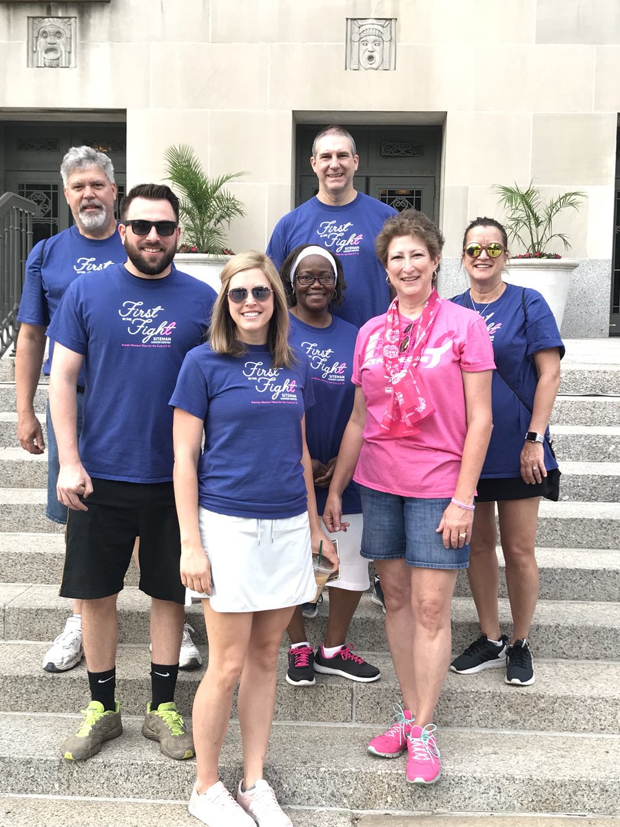 SitemanCenter's tweet image. These 2018 Siteman Team members are excited to be here for the 20th #KomenSTLRace! #KomenSTL20 @KomenMissouri