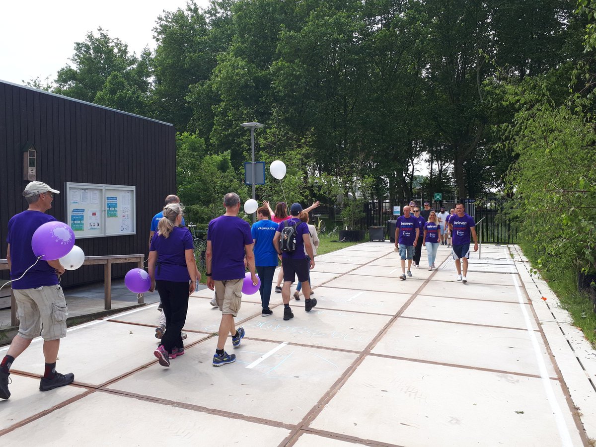 TheGrnVillage's tweet photo. En onder aanvoering van burgemeester @VanBijsterveldt is de #samenloopvoorhoopdelft gestart @tudelft @TheGrnVillage voor @kwf_nl Zet em op lopers 😎 https://t.co/vJyCiyhKFo