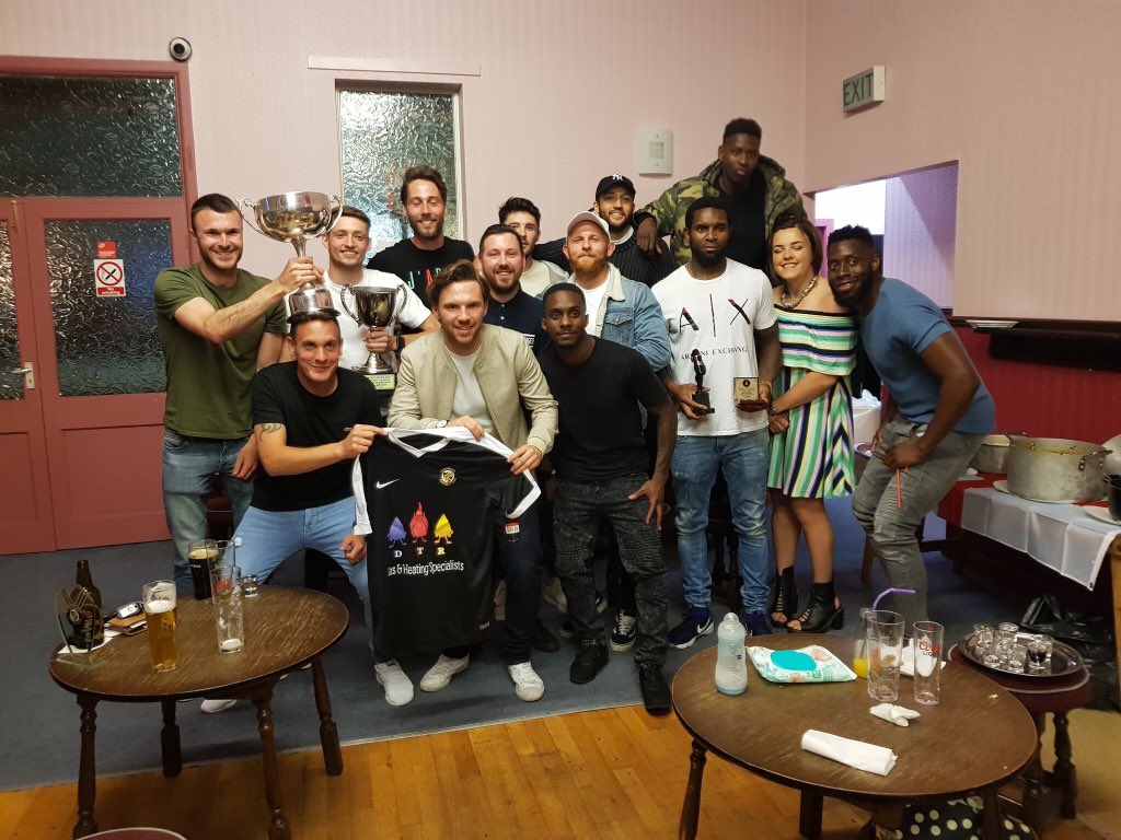 Presentation awards 🏆

Managers player - <a href="/Bengreen13/">Ben Green</a> 
Players player - <a href="/_Moses_Lee_/">MosesLee</a> 
Top goal scorers - <a href="/shieldse22/">Joshua Lee</a> / <a href="/Stevierich/">Drstevothemotivator😃👍🏾</a>

Congrats!