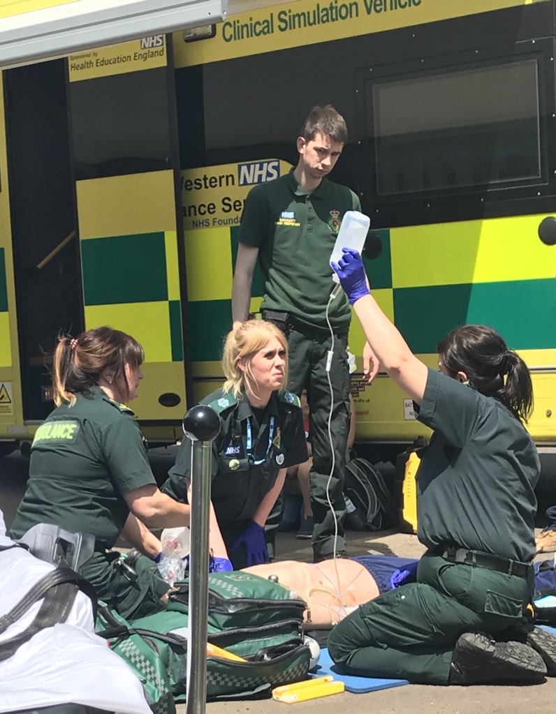 swasFT's tweet photo. Our fantastic #LearningandDevelopment team demonstrating #AdvancedLifeSupport #ALS @learnwithswast #CFR #SWASTIE https://t.co/gz6RFyUYiW