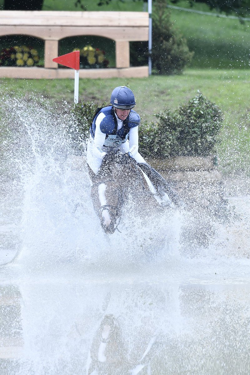 NWEventing's tweet image. Retweeted Bramham Park (@BramhamPark):

How about this for stickability at the @WBD_UK Pond by Yorkshire's own @NWEventing?! Both Nicola and One Two May were fine after but decided to call it a day. Photos © Kit Houghton #Tomorrowsanotherday #EBHT