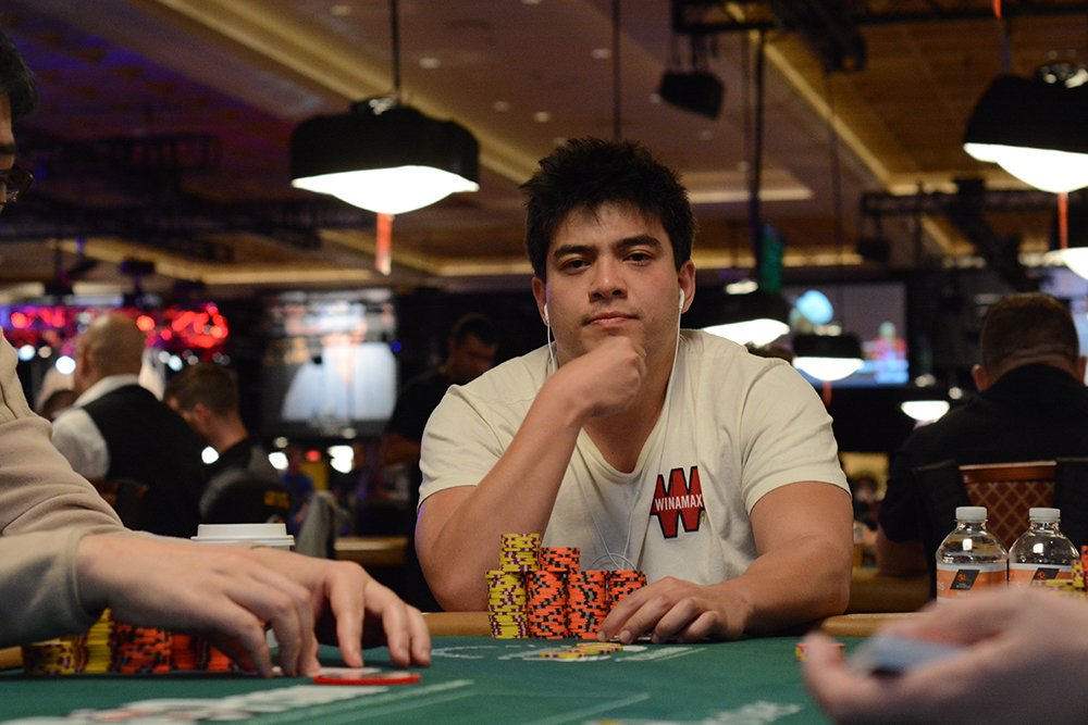 Winamax's tweet photo. A leur tour de vibrer ! Après l'exploit de @RomainLewis, @LeVietF0u et @ValueMerguez sont tout proches du bracelet sur l'#Event17 des @WSOP, 28 joueurs restants et des rêves 🇫🇷 plein la tête, reprise demain à midi heure locale > https://t.co/m0ZvUwEAS0 https://t.co/vncXoe4scQ