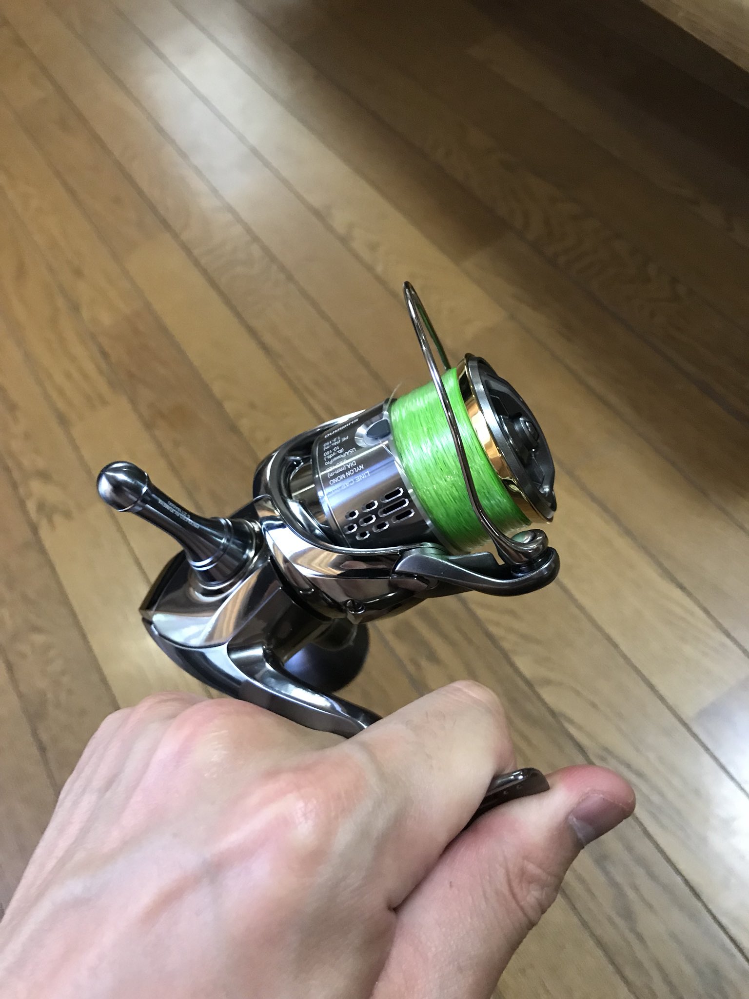 ヒヒン オウマさん 夢屋のリール スタンドとハンドルノブつけた やっぱ夢屋が一番しっくりくるなぁ リール の傷に気を使いすぎるのもどうかと思って スタンドは要らんかなとも考えたけど 貧乏人たるもの常にリセールバリューにも配慮せねば シマノ