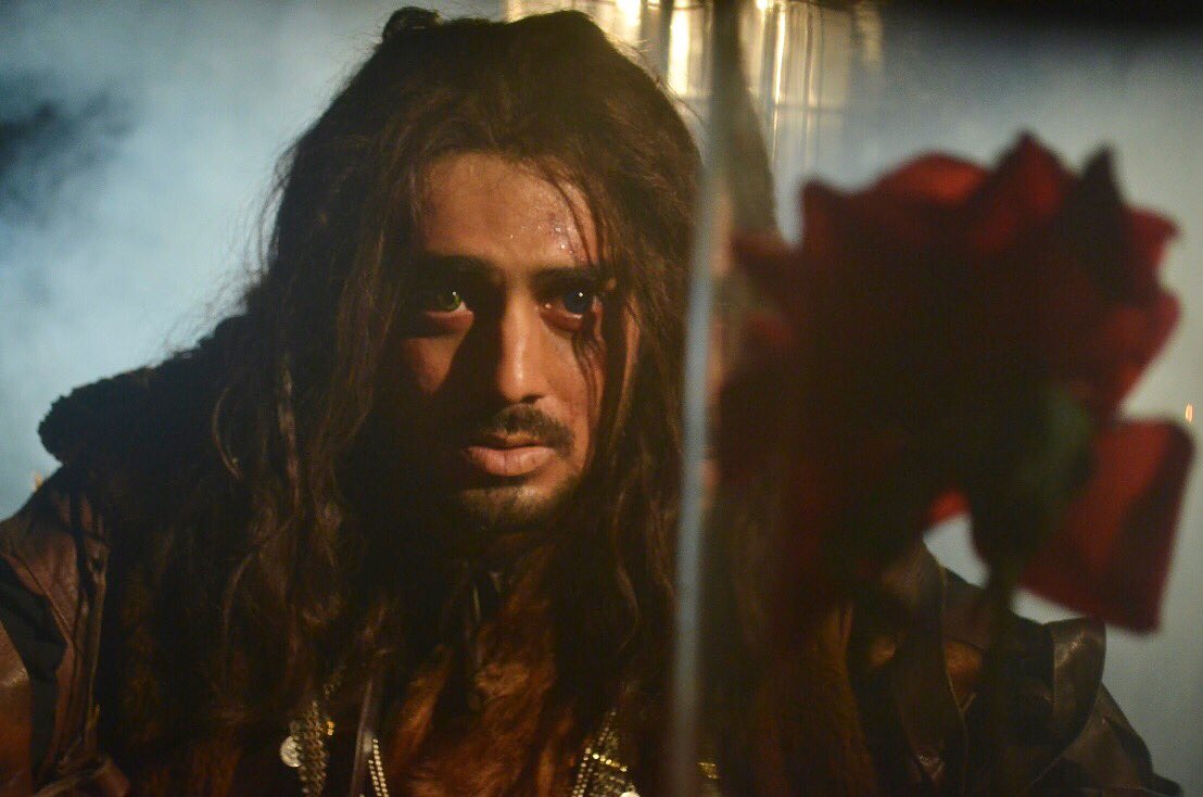 Revealing Naren’s beast look! Watch the Superhit Series of #PiyaaAlbela tonight and tomorrow at 8PM only on ZeeTV! #SUPERHITonZeeTV! @Akshay_S_Mhatre