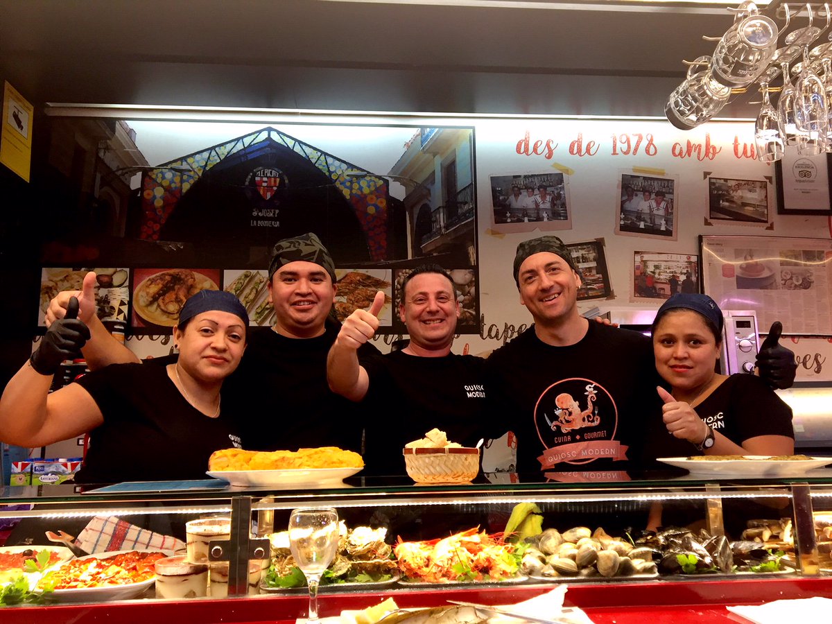 la_boqueria's tweet photo. Segons #TrypAdvisor el nostre #QuioscModern és el millor #restaurant de l'any de #laRambla 😉 Si no hi heu anat mai, ara és el moment de provar la seva #cuinademercat que a l'estiu presta molta atenció a plats frescos i tradicionals com #esqueixada o #empedrat #menjaboqueria https://t.co/E6IaAEWjlS