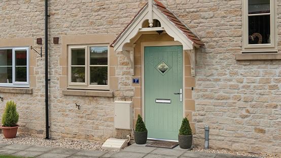 Flair_Windows's tweet photo. We are proud to work with Reliadoor to provide you with an outstanding range of industry leading composite doors 👍🏼🏠 Shop the range today! #reliadoor #compositedoors https://t.co/AlxLC6td91