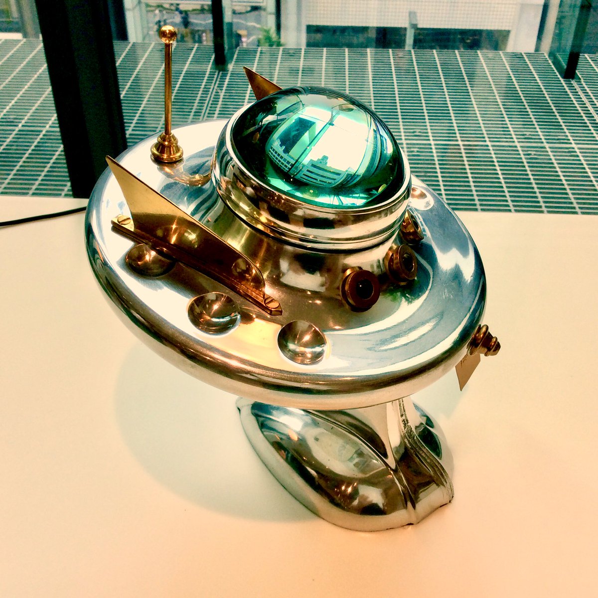 Ginza_Itoya's tweet photo. G4階【PENDULUX】POP-UP STOREです
6/24はUFOの日🛸1947年に初めて空飛ぶ円盤が目撃された日なんだって❗️
ワレワレハ 21ニチマデ イトウヤニ イルゾ👽
(注:置時計デス)
#PENDULUX #ペンデュラックス #UFOの日 #毎日が記念日 https://t.co/3EgSuOAGKn