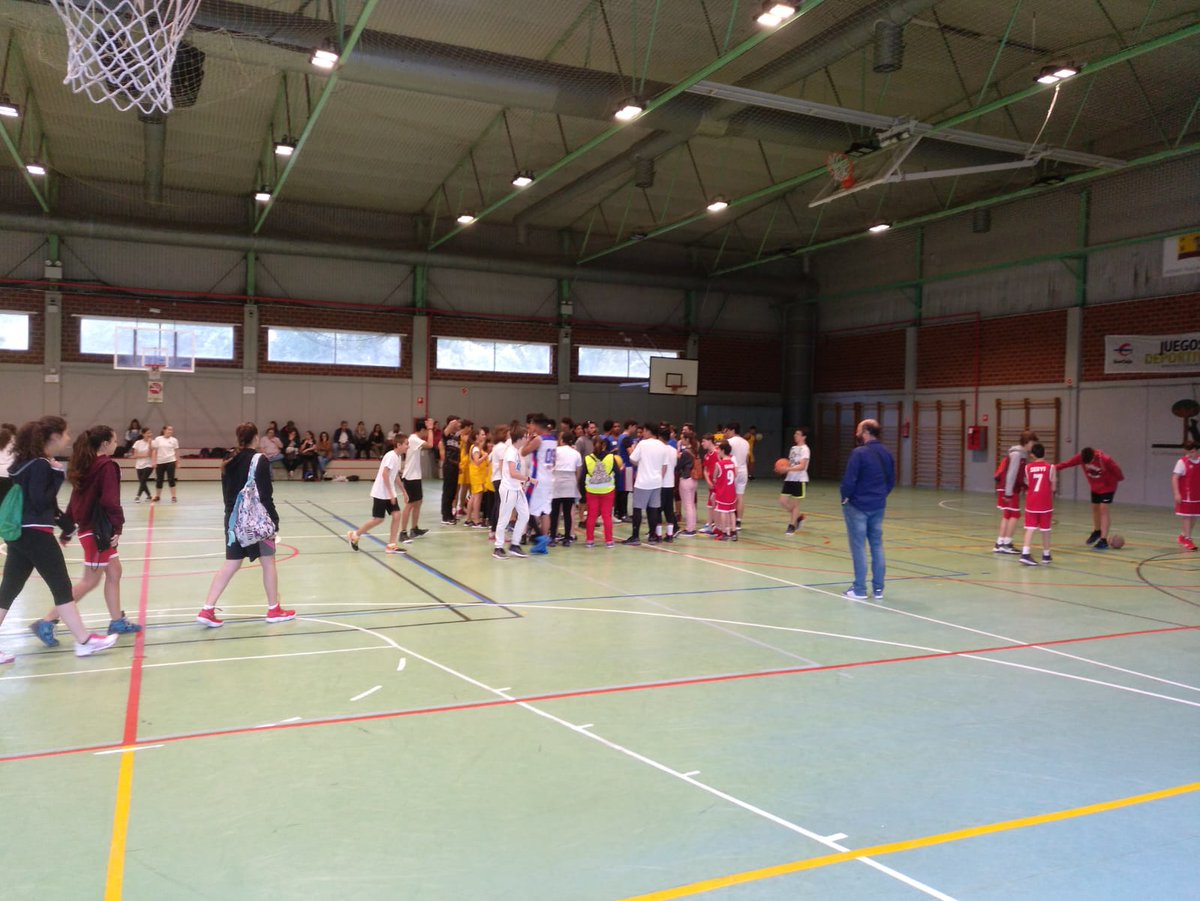 Arrancamos el #Intertutos2018 con muchos chicos y chicas de los #IES de #FuencarralElPardo participando en las diferentes actividades deportivas programadas. ¡Suerte a tod@s!