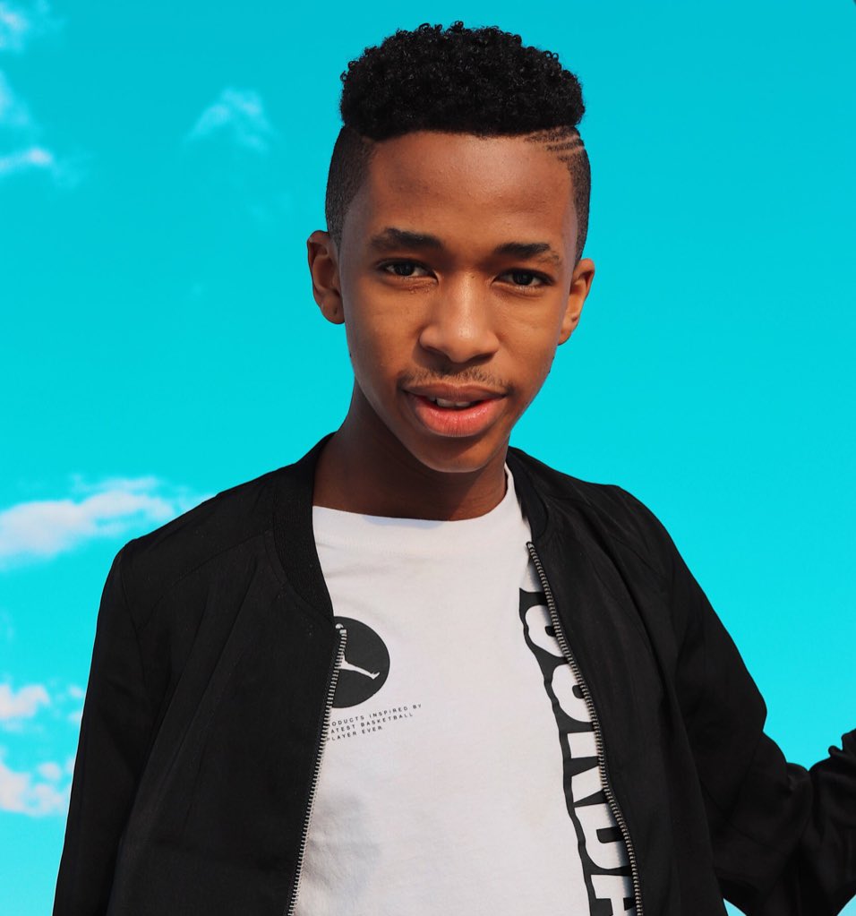 lasizwe's tweet photo. Good Morning ☀️❤️💜💞🧡💓💛💗💚❣️💖💙💕💘💖💗💓💓💞💝💜❤️🧡💛 https://t.co/On6vnxxDYf