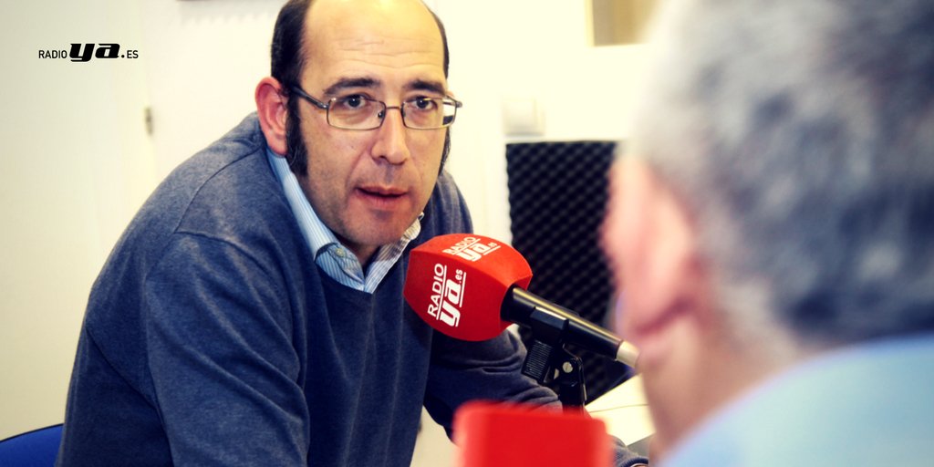 En_ClaveDigital's tweet photo. #EnDirecto | #40Años 

@Javiergaciaisac y @Juanerpf recuerdan la historia negra del Comunismo, la ideología criminal que mas daño y muerte ha sembrado en el mundo. 

La #MemoriaHistórica que a más de uno le gustaría poder borrar... 

🔊🎧 https://t.co/n7a0FfX5iV https://t.co/v0YcB2HBGK