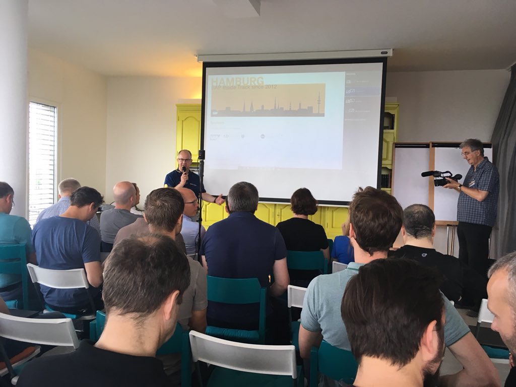 laurensvanrijn's tweet image. Getting things started at #sitHH